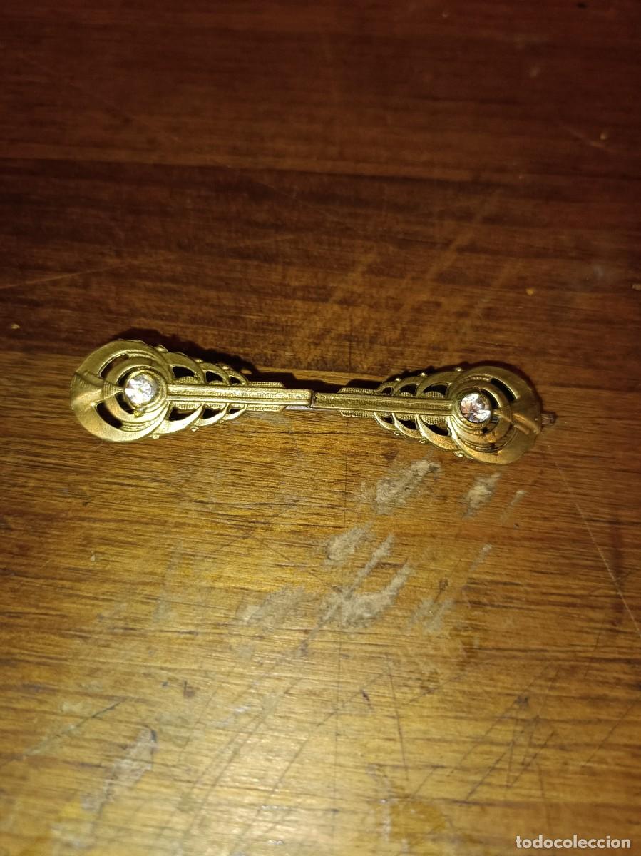 Joyeria: MODERNISMO LATON BROCHE PINZA PELO O SIMILAR
