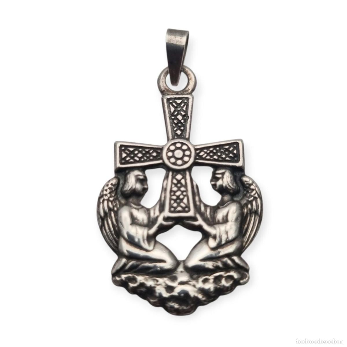 Joyeria: Colgante Cruz de los &Aacute;ngeles en plata, dise&ntilde;o asturiano religioso, circa 1980