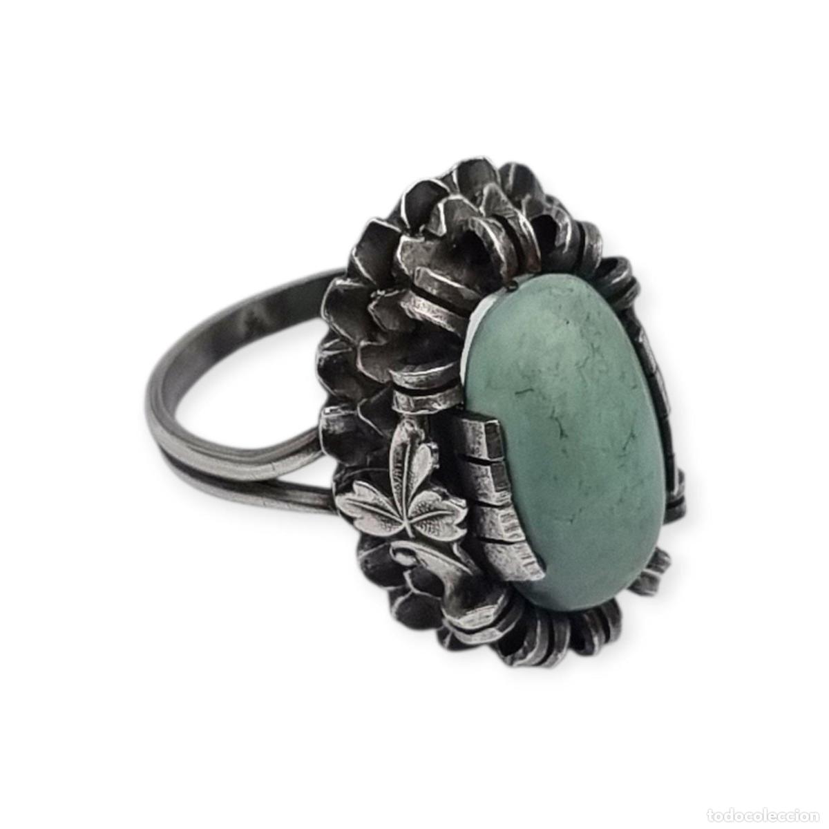Joyeria: Anillo Art D&eacute;co tard&iacute;o de plata con cabuj&oacute;n azul verdoso circa 1940-1950