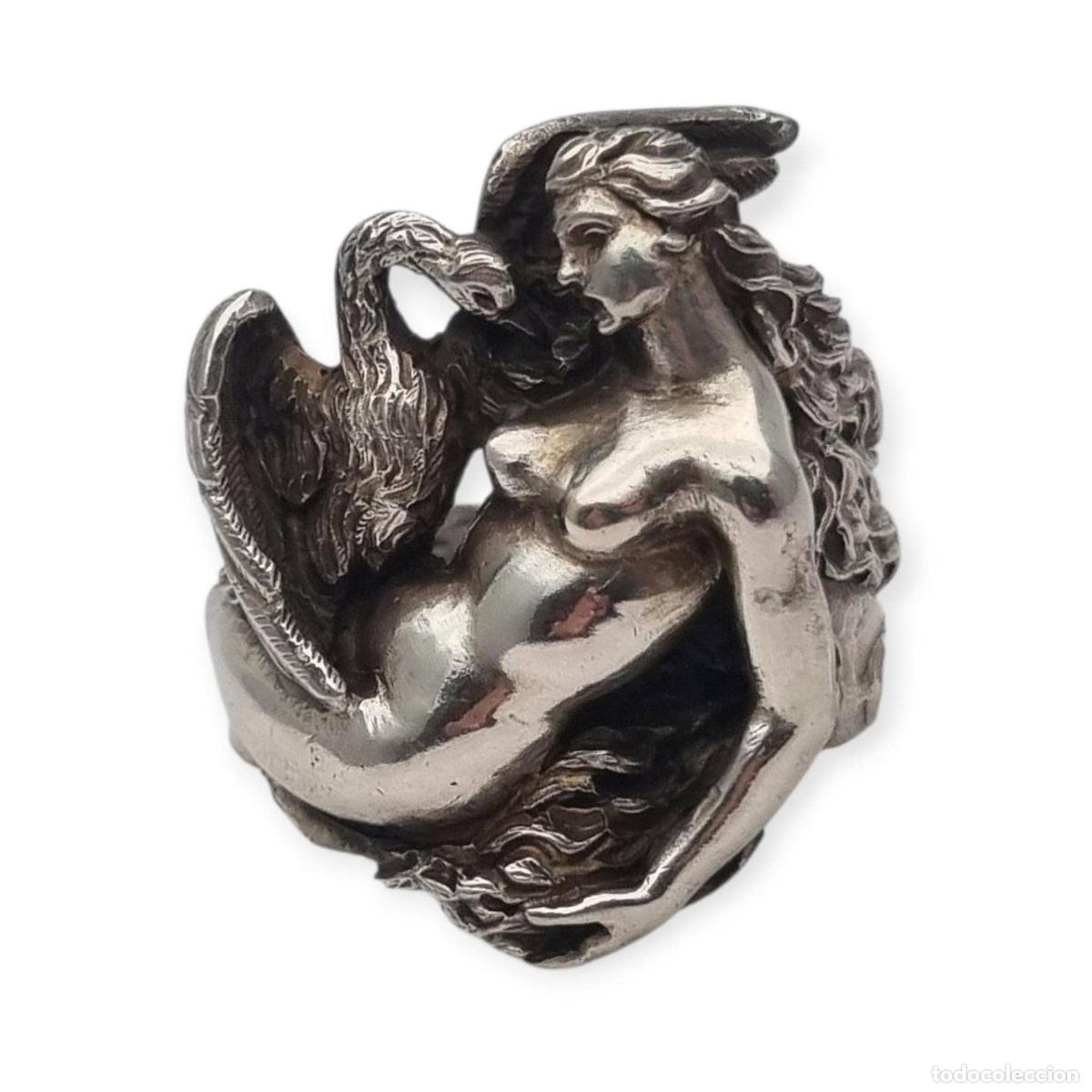 Joyeria: Anillo mitol&oacute;gico de Leda y el cisne en plata 800 italiana estilo modernista siglo XX escult&oacute;rico