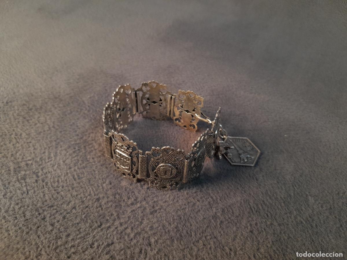 Joyeria: J-4465PULSERA DE PLATA FRANCESA CON MOTIVOS MONUMENTALES DE PAR&Iacute;S Y FILIGRANA. MEDIADOS DEL S.XX