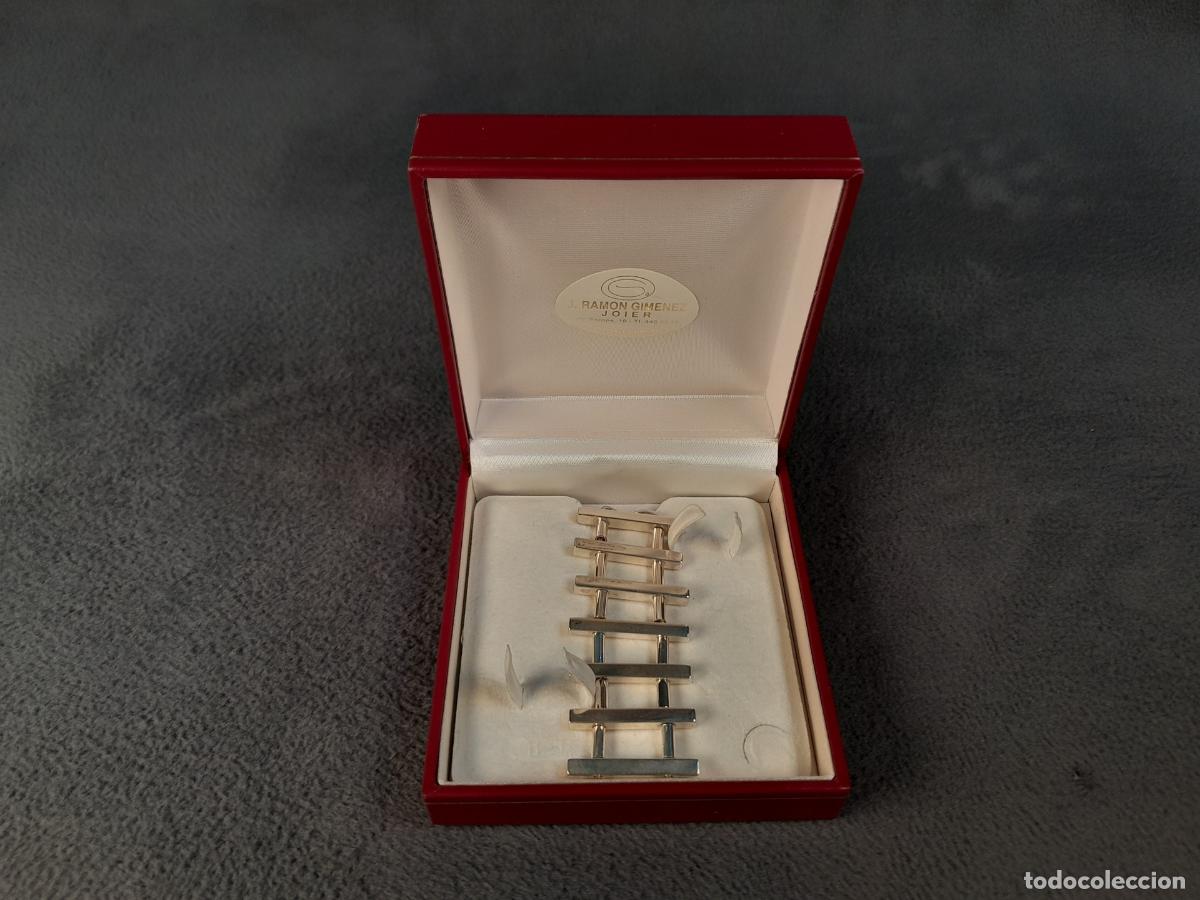 Gioielleria: J-4468.COLLAR DE PLATA CON COLGANTE DE PELDA&Ntilde;OS EN ESTUCHE. J. RAMON G.FINALES DEL S.XX