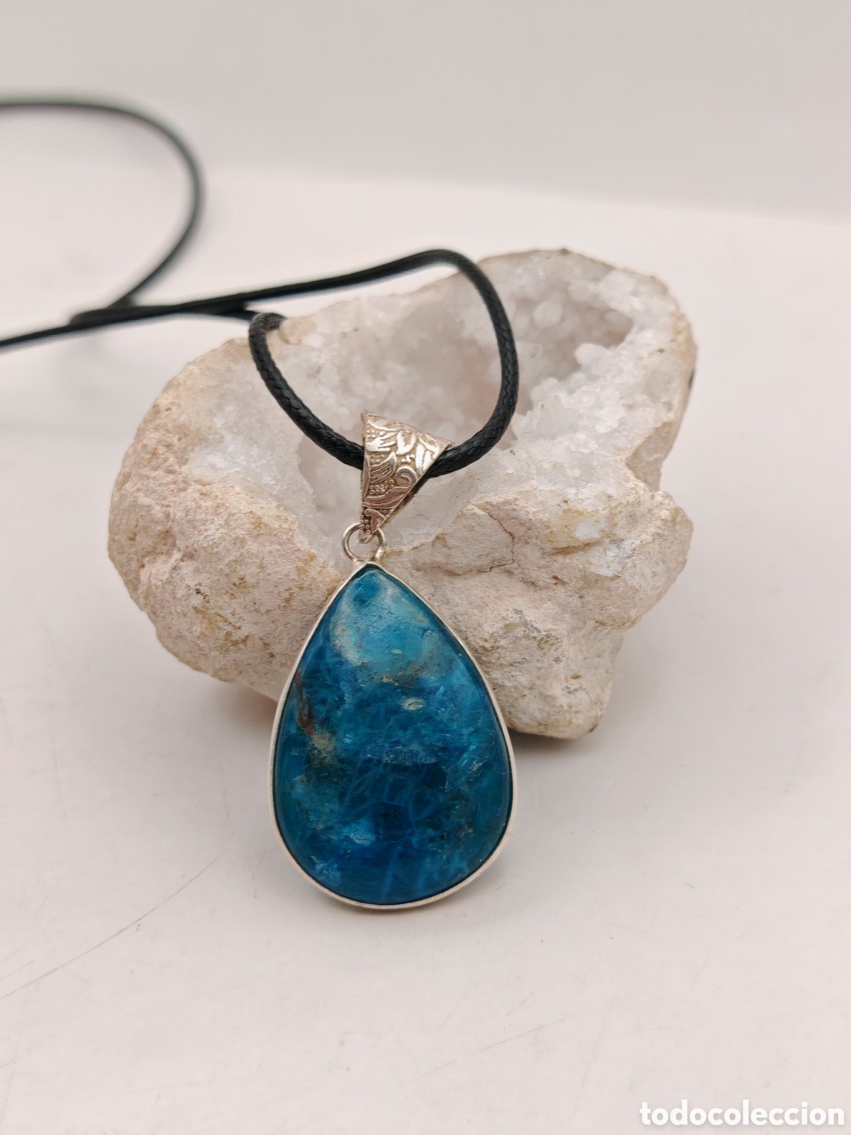 Joyeria: Colgante de Apatita Azul (Ba&ntilde;o de Plata)