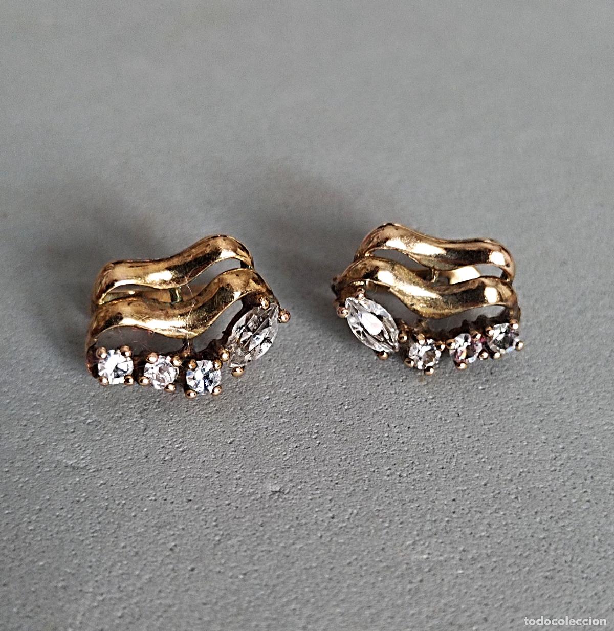 Joyeria: Pendientes plata de ley con circonitas y ba&ntilde;o de oro, cierre de pala catal&aacute;n.