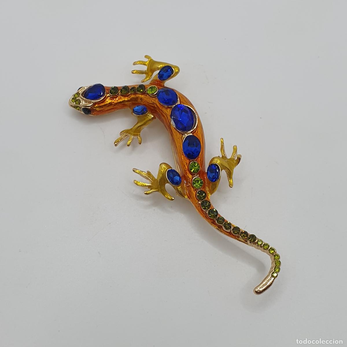 Joyeria: Magn&iacute;fico y original broche de salamandra con acabados en oro, esmaltes al fuego y bella pedrer&iacute;a.