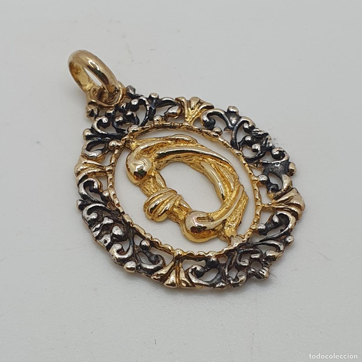 Joyeria: Bello colgante antiguo de estilo Victoriano en plata de ley 925 chapado en oro de 18k con la letra D