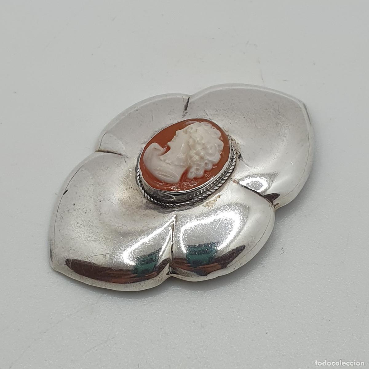 Joyeria: Exquisito broche antiguo art Nouveau en plata de ley 925 y camafeo tallado a mano incrustado.