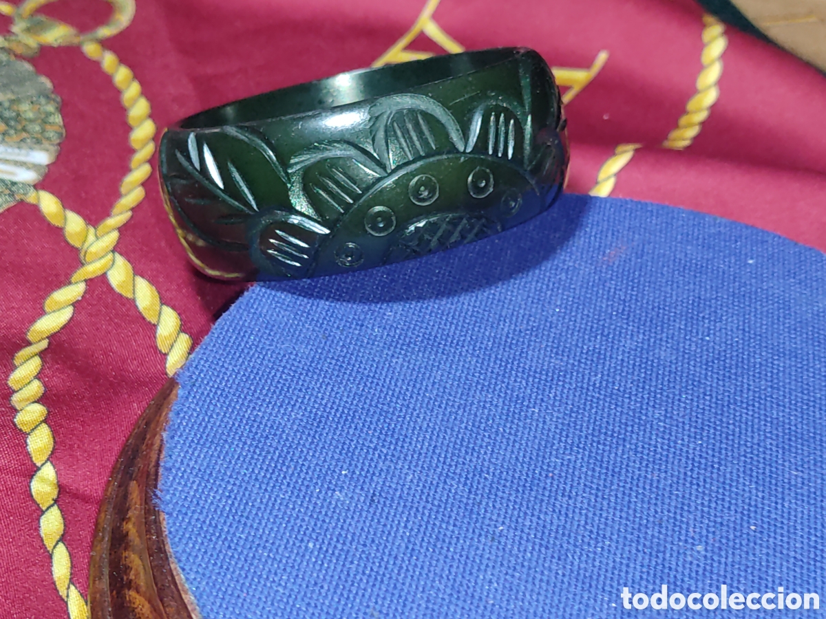 Joyeria: Bonita pulsera & brazalete de baquelita tallada color verde jade.Vintage.