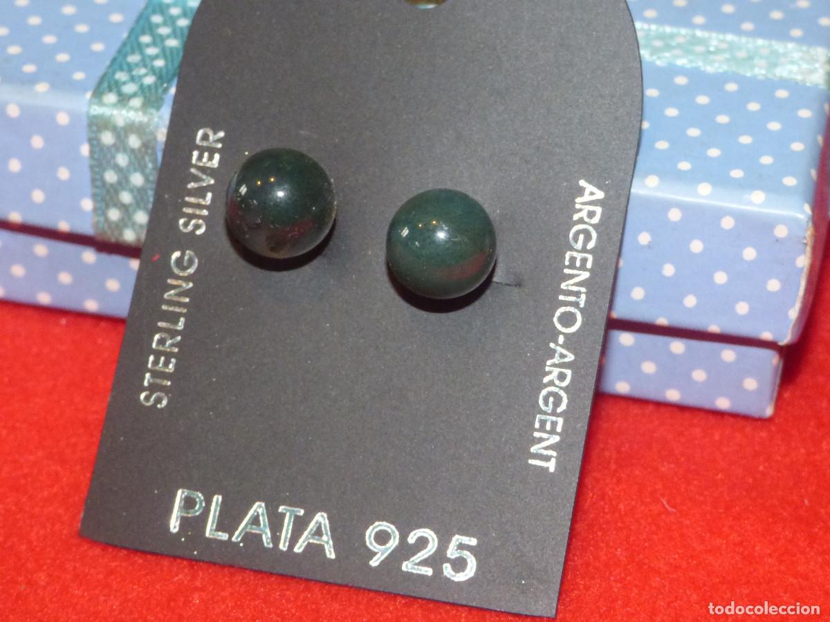 Joyeria: Pendientes plata y bolas de piedras semi preciosas.
