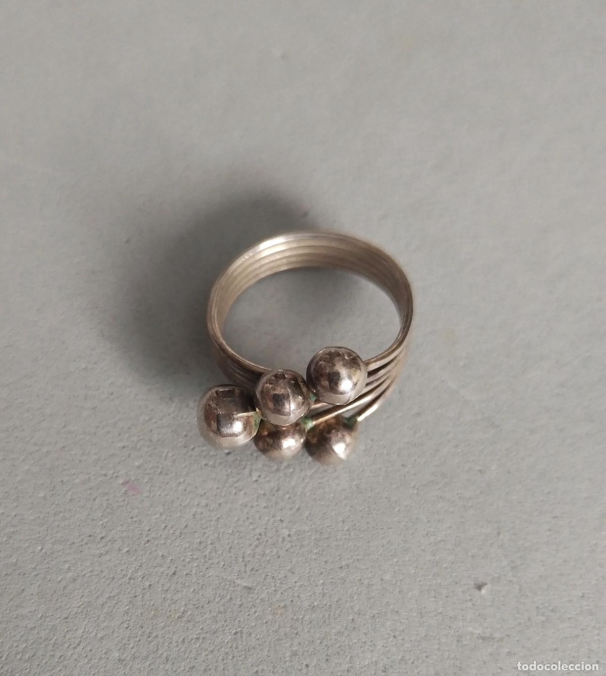 Joyeria: Antiguo anillo plateado ajustable. - Foto 3