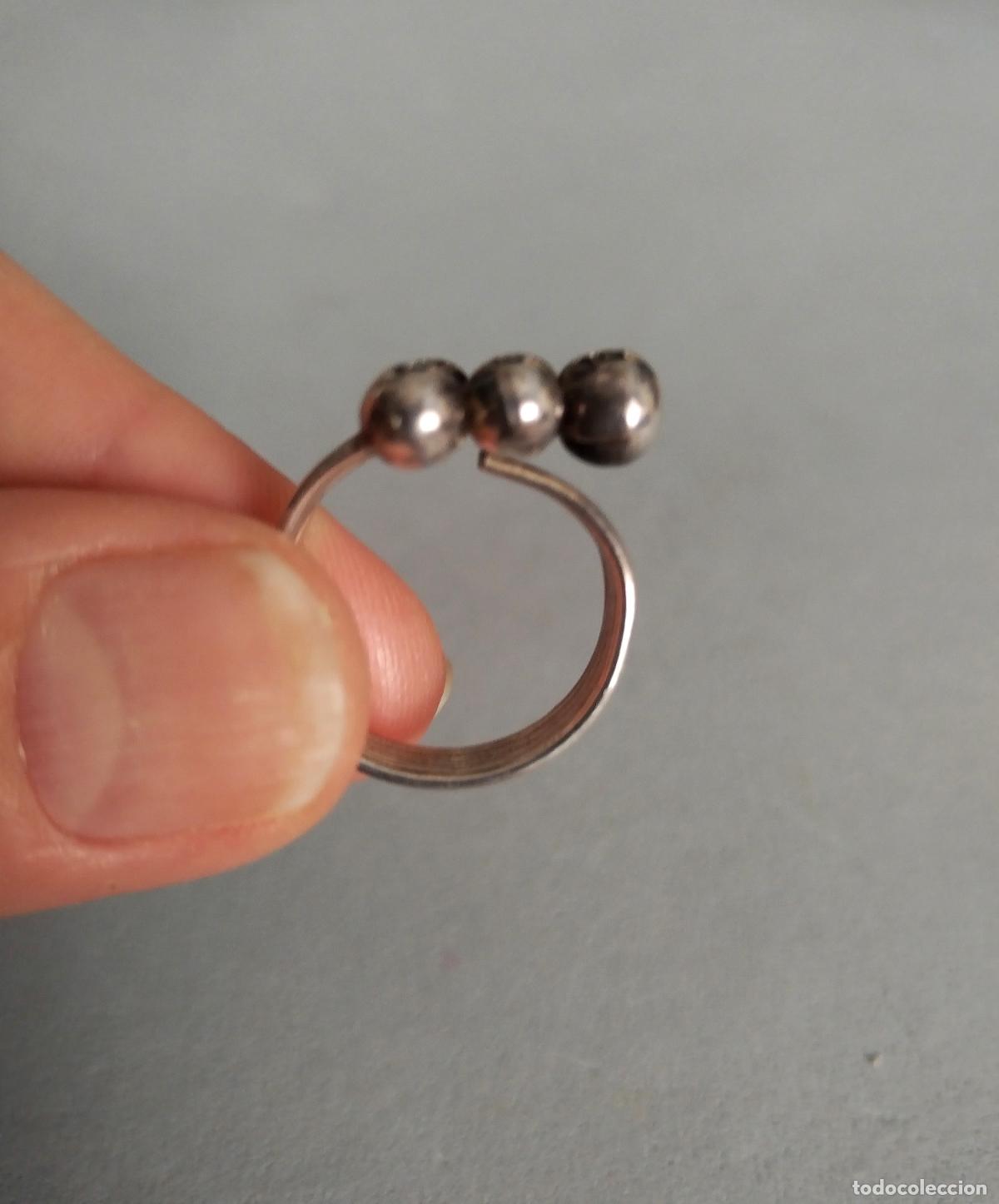 Joyeria: Antiguo anillo plateado ajustable. - Foto 4