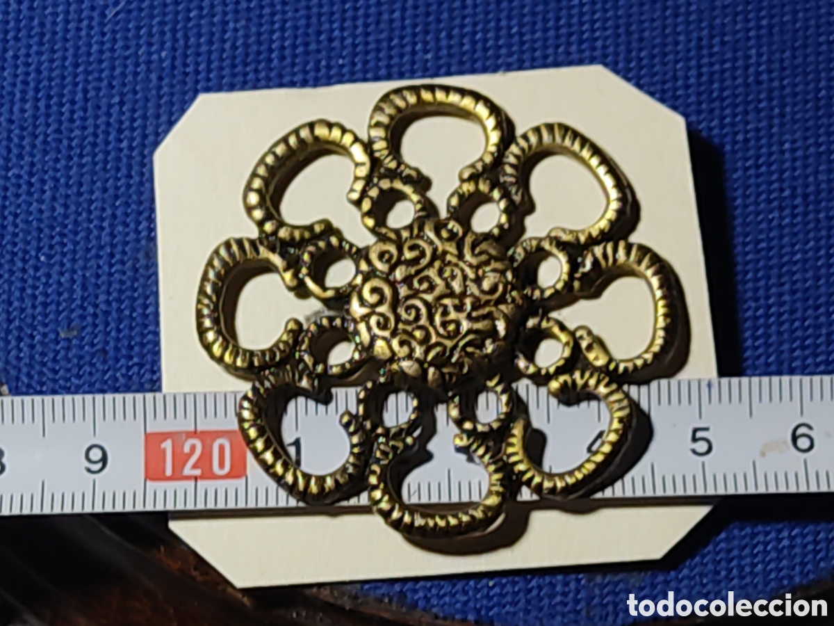Joyeria: Antiguo Broche roset&oacute;n,forma de flor de bronce o lat&oacute;n. - Foto 4