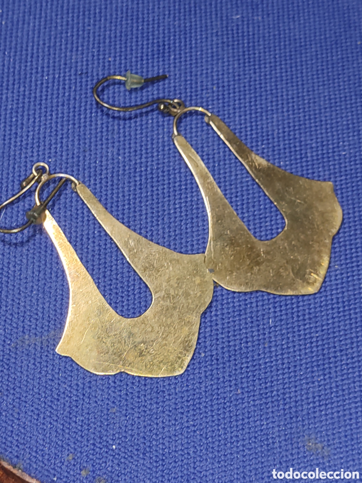 Joyeria: Pendientes Art Deco de lat&oacute;n repujado. - Foto 5