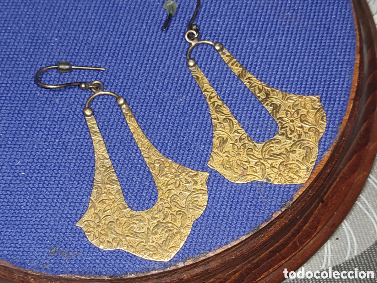 Joyeria: Pendientes Art Deco de lat&oacute;n repujado. - Foto 1