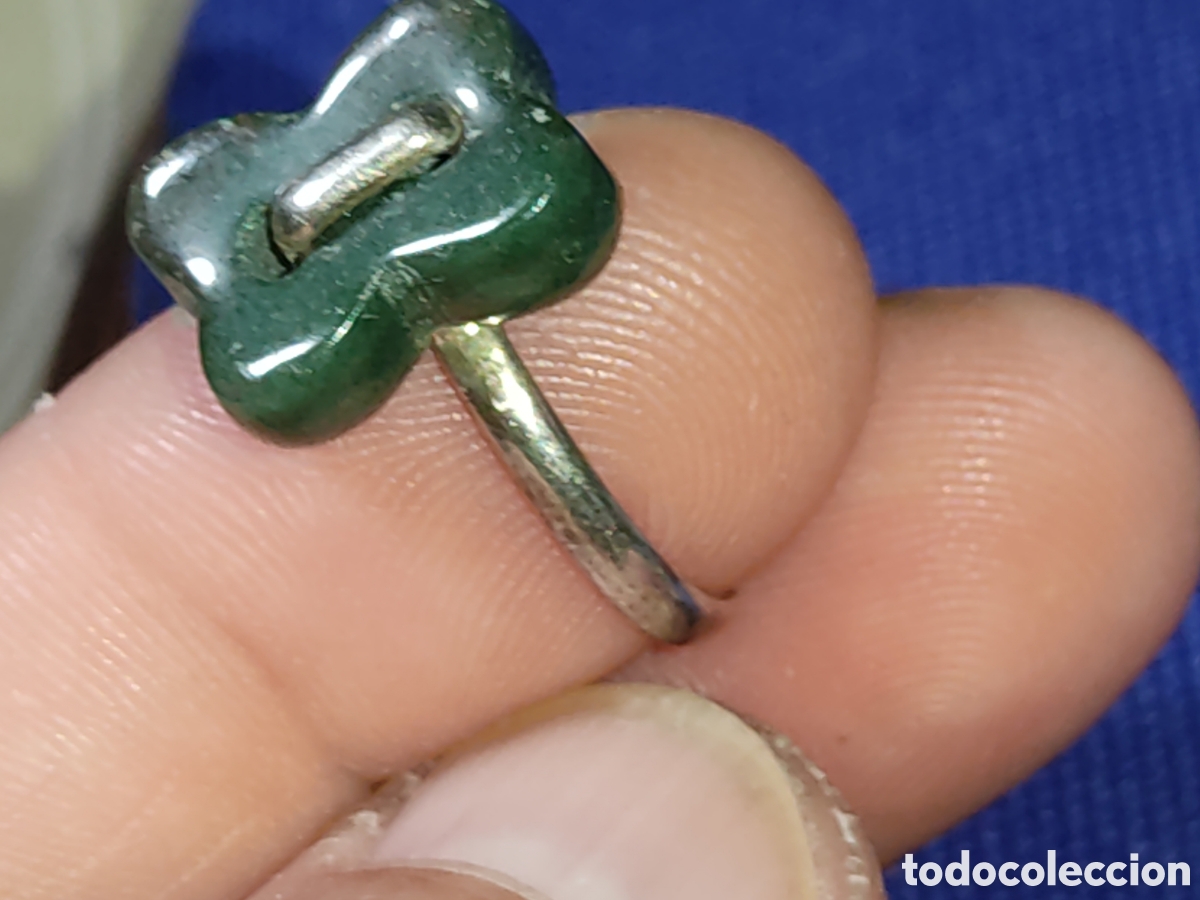 Joyeria: Anillo con hueso tallado en Jade, extensible.Vintage.