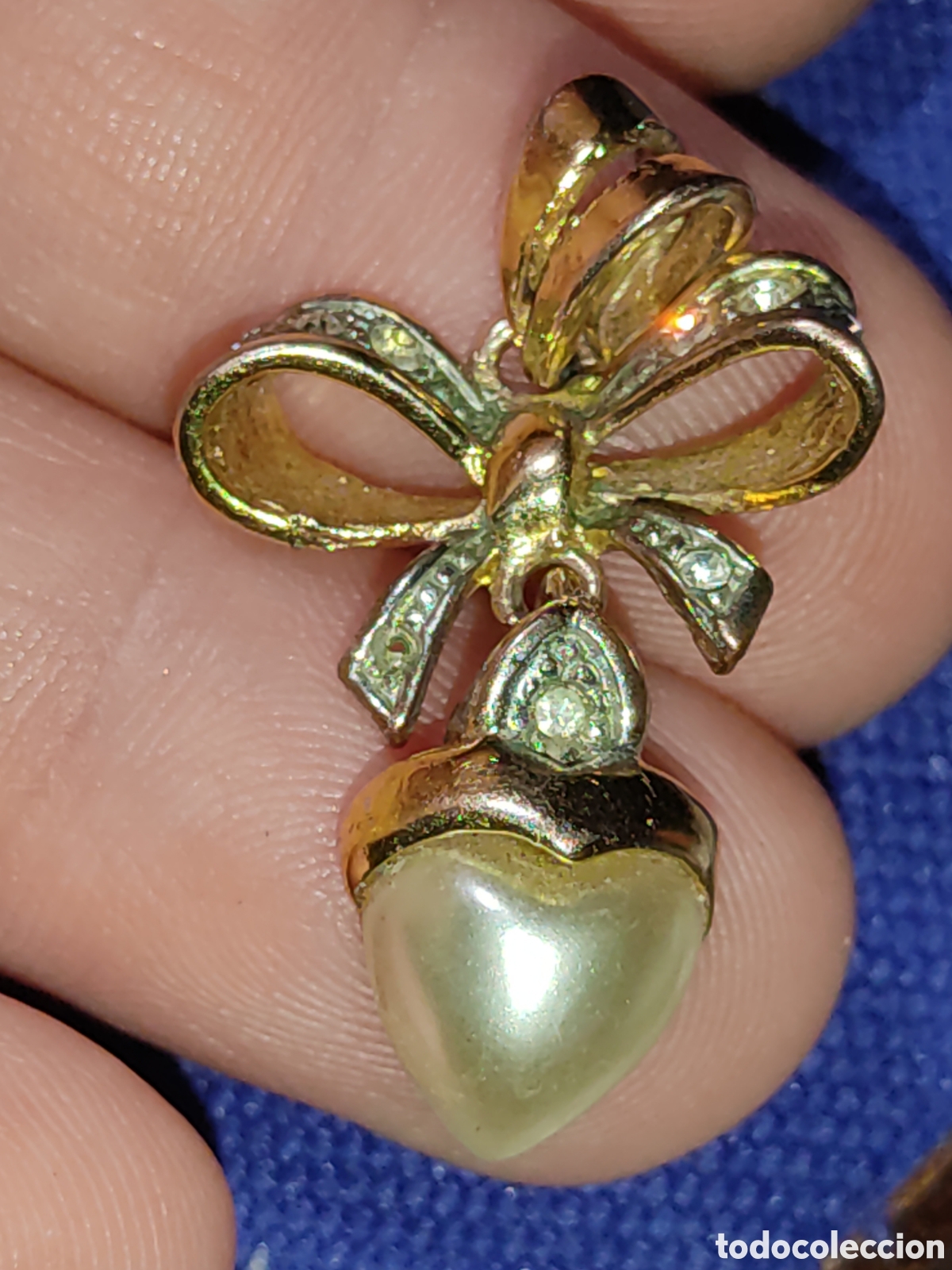 Joyeria: Colgante lazo dorado con coraz&oacute;n de perla simulada. - Foto 5