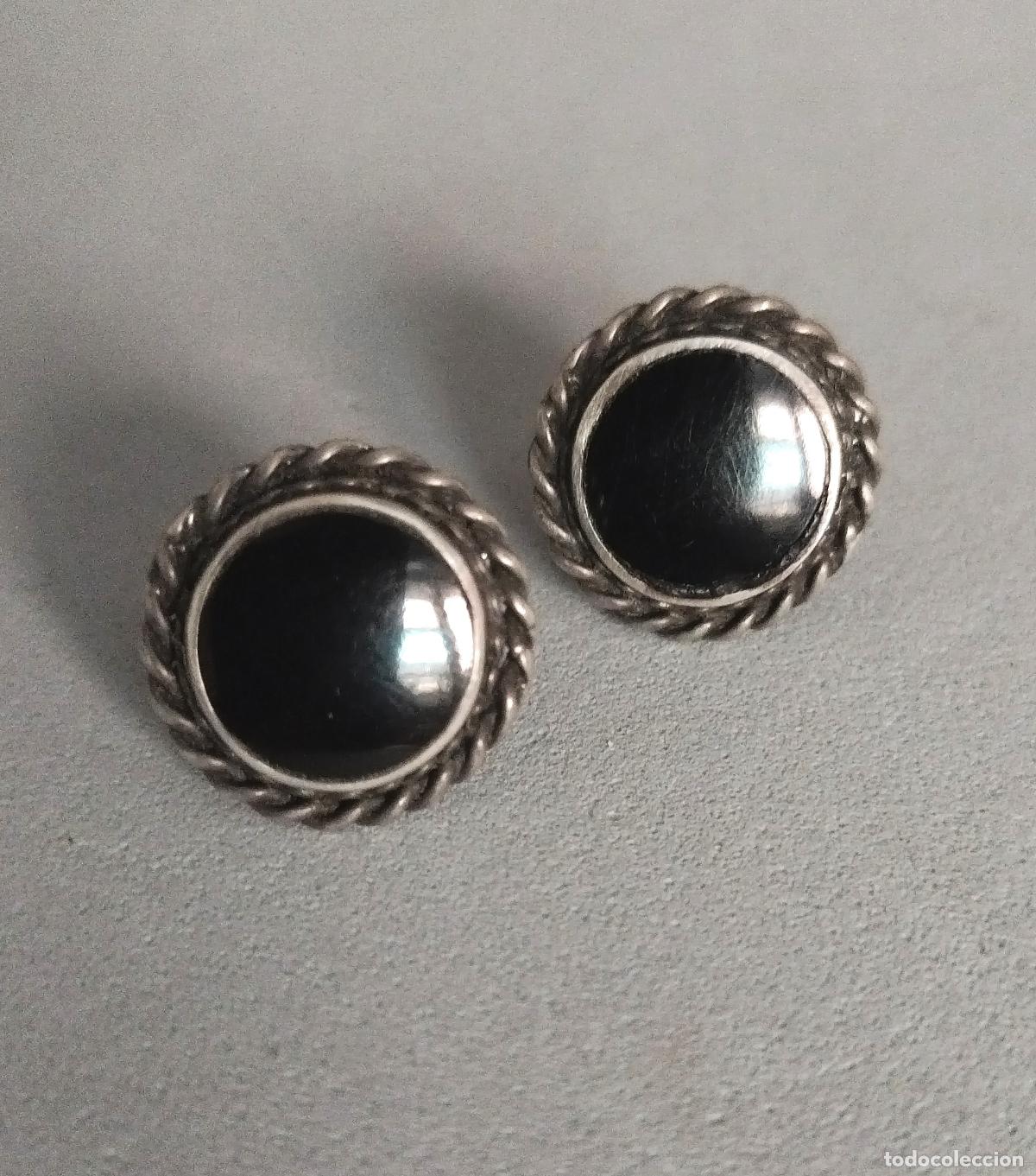 Joyeria: Antiguos pendientes de plata de ley con piedra negra.