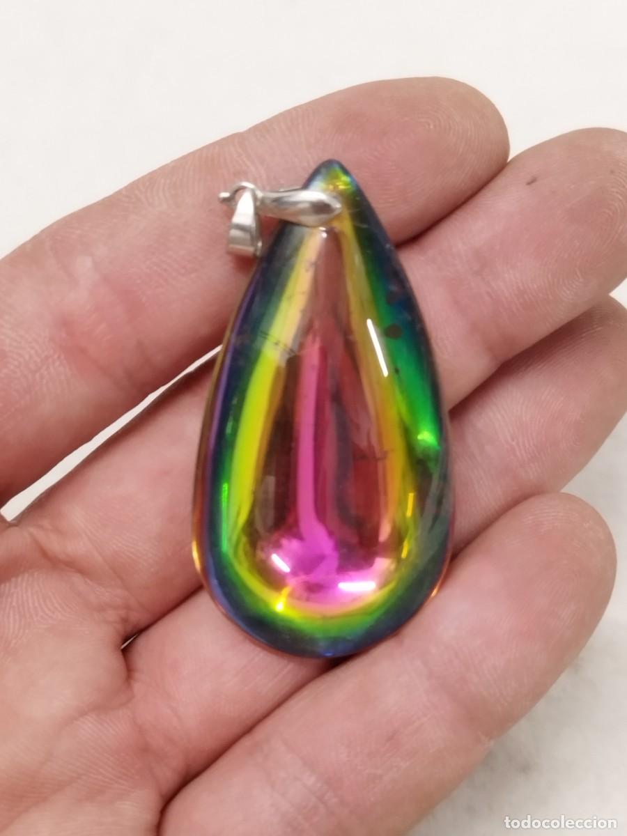 Joyeria: Antiguo colgante en forma de l&aacute;grima.