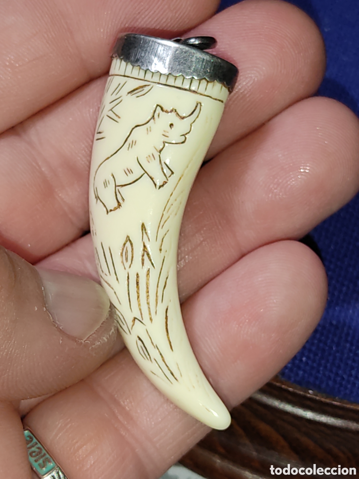 Joyeria: Colmillo de baquelita engarzado en plata - Foto 2