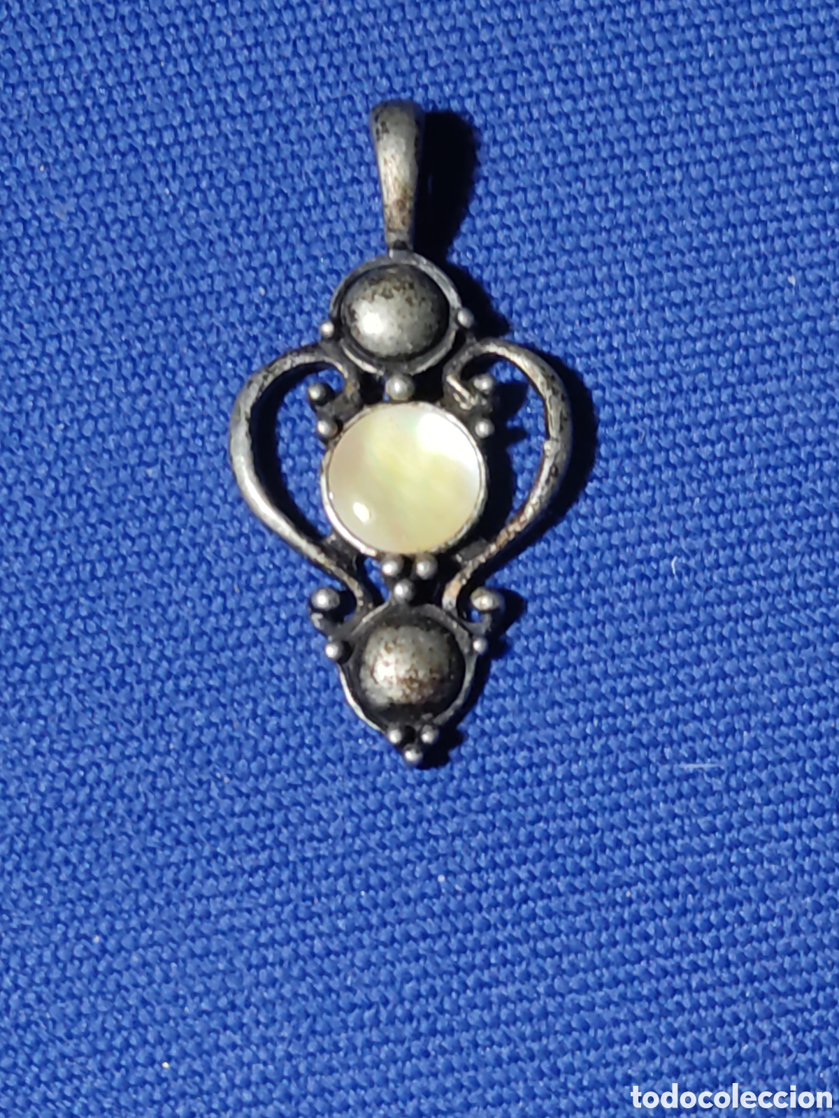 Joyeria: Antiguo colgante con nacar