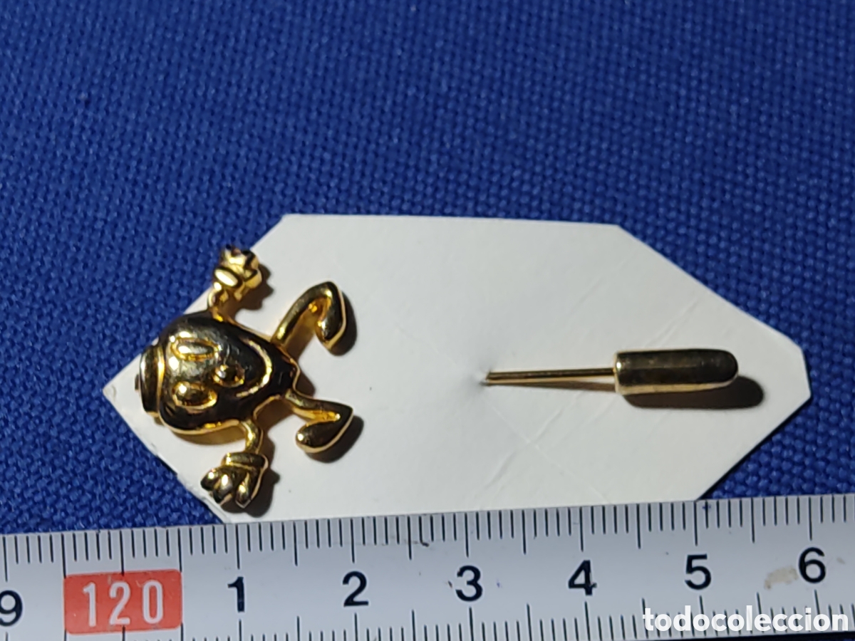 Joyeria: Aguja dorada para solapa con Logo. - Foto 3