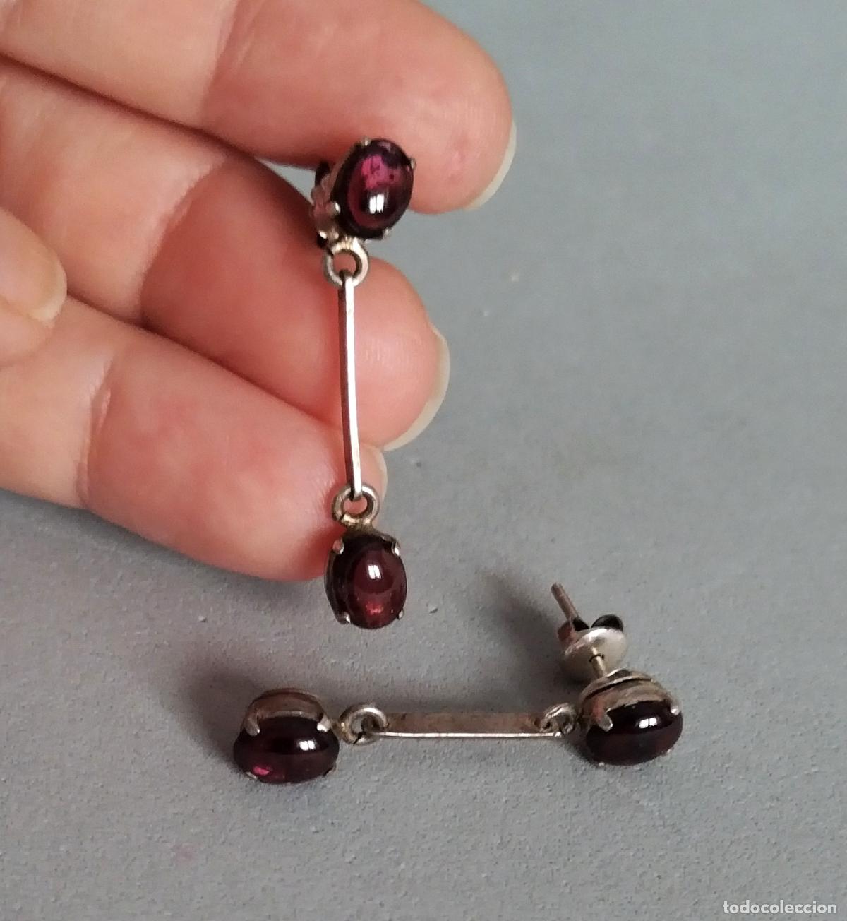 Joyeria: Antiguos pendientes, plata de ley con piedras granates.