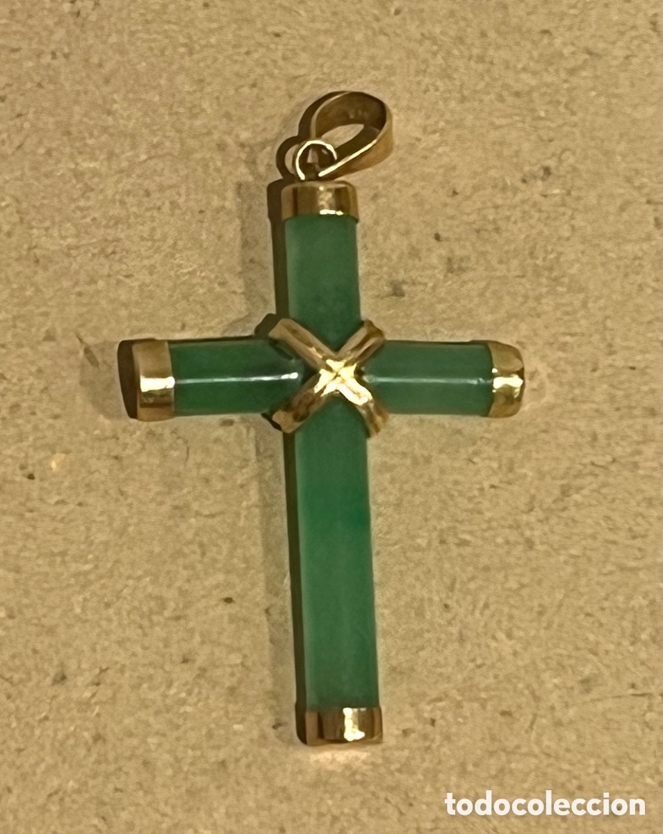 Joyeria: CRUZ DE JADE Y ORO DE 14 KILATES