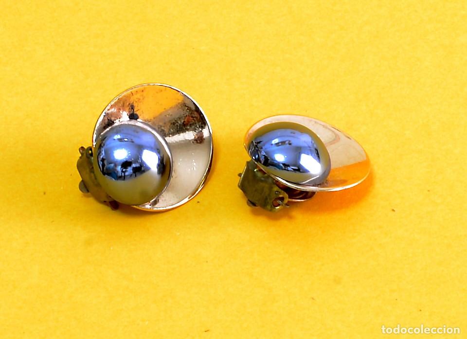 Joyeria: Pendientes de clip modernistas, bola de acero + plataforma alatonada, nuevos