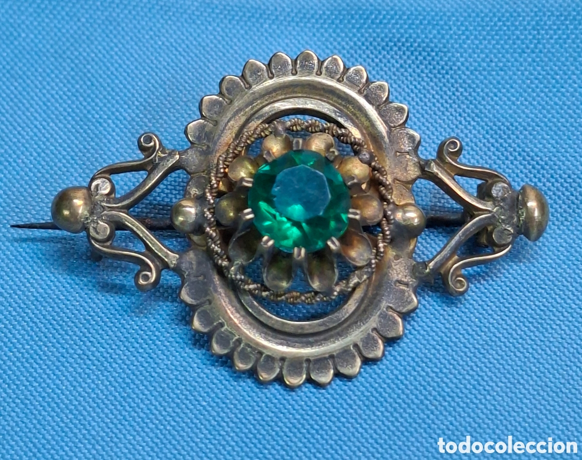 Joyeria: Broche antiguo de lat&oacute;n del Siglo XIX