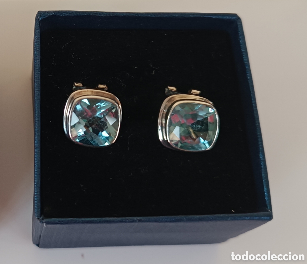 Joyeria: Bonitos PENDIENTES cierre OMEGA, con Piedra AZUL. En Plata.