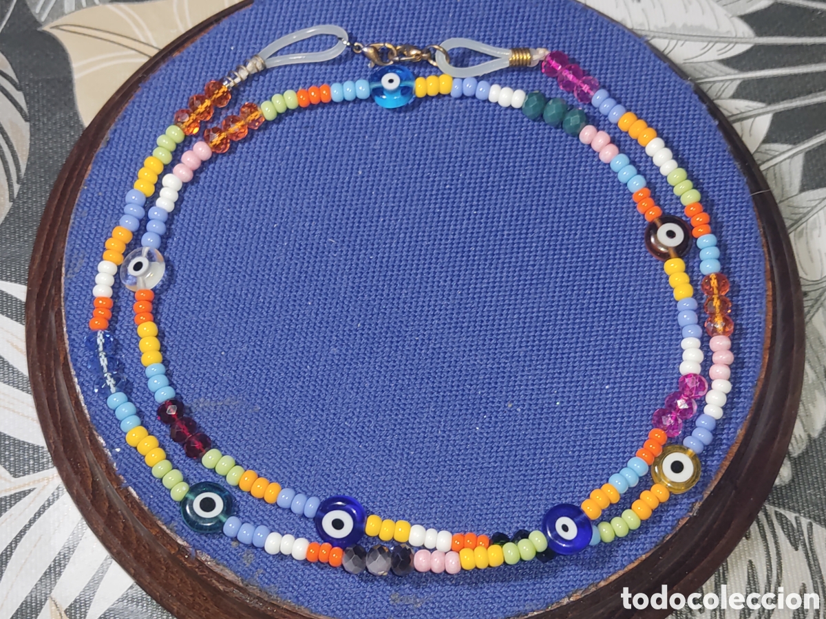 Joyeria: Collar para las gafas con ojo turco y bolitas de cristal o opalina variada.Vintage.