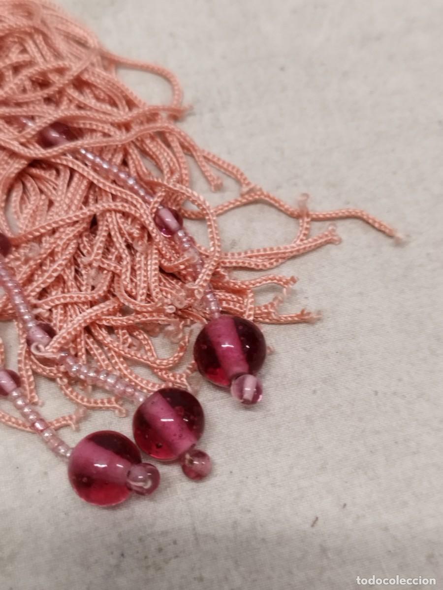Joyeria: Gran collar de peque&ntilde;as cuentas rosadas, con flecos. - Foto 3