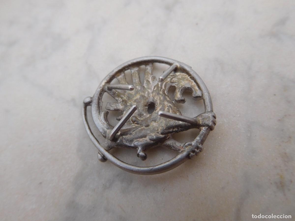 Joyeria: Pieza de plata calada representando drag&oacute;n alado - Foto 3