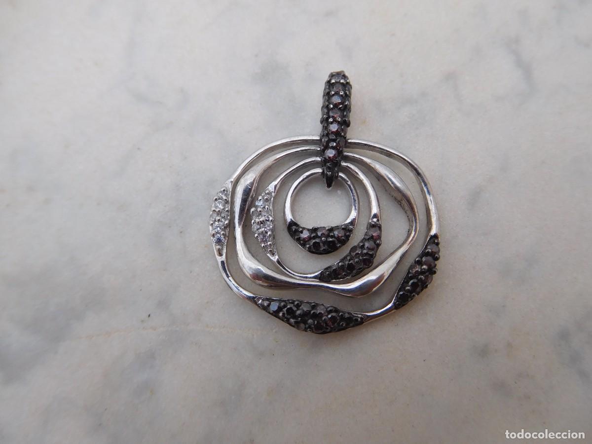 Joyeria: Colgante de plata vintage de dise&ntilde;o con aros movibles