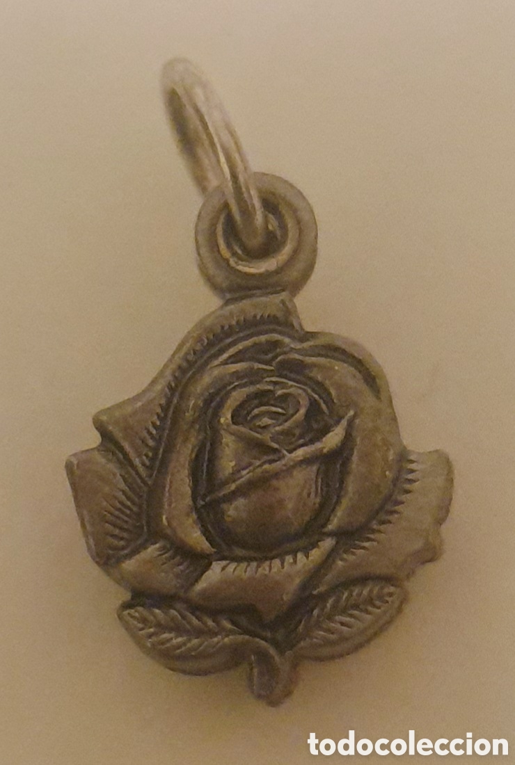 Joyeria: Colgante de rosa de plata