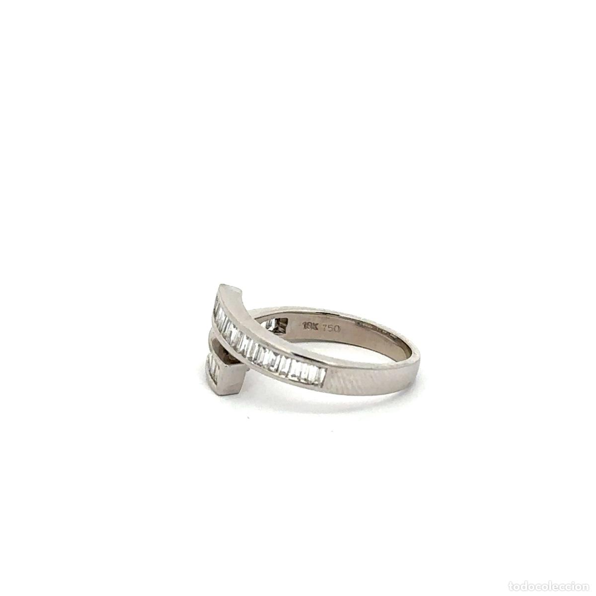 Joyeria: Anillo Cruzado de Oro Blanco y Diamantes. - Foto 2