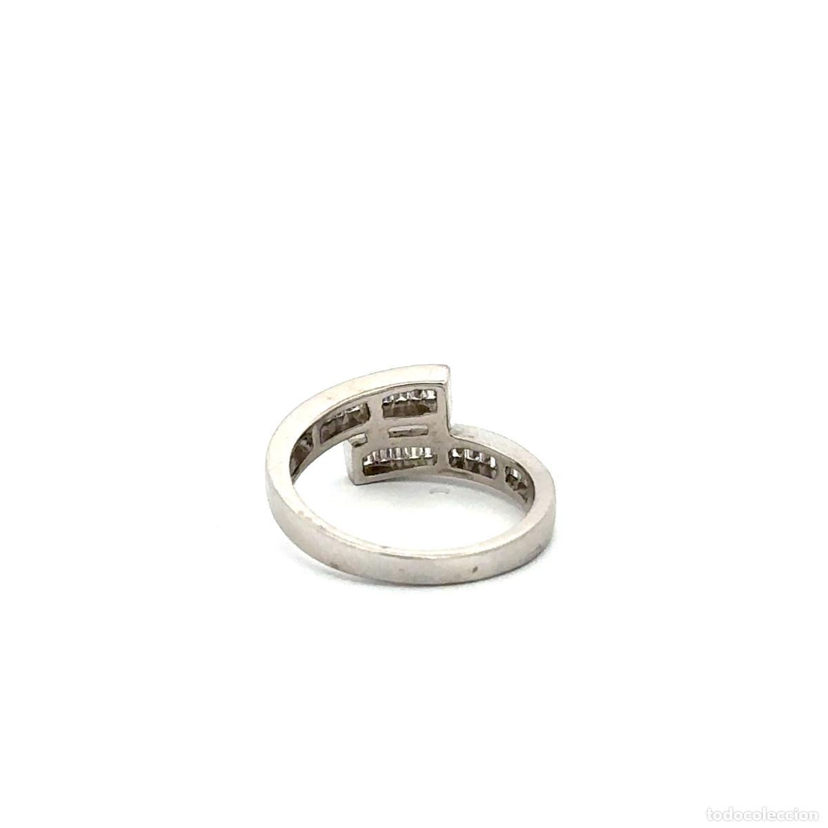 Joyeria: Anillo Cruzado de Oro Blanco y Diamantes. - Foto 3