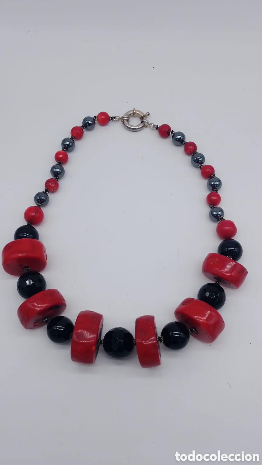 Joyeria: Collar de coral rojo, &oacute;nix