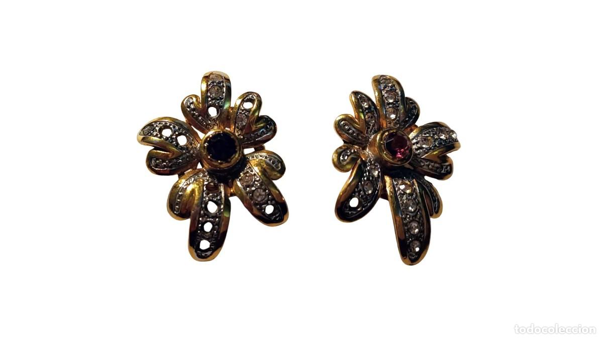 Joyeria: PENDIENTES CLIP FLOR 8 P&Eacute;TALOS &middot; STRASS TRANSPARENTES &middot; PIEDRA CENTRAL LILA/AMATISTA &middot; A&Ntilde;OS 50/60