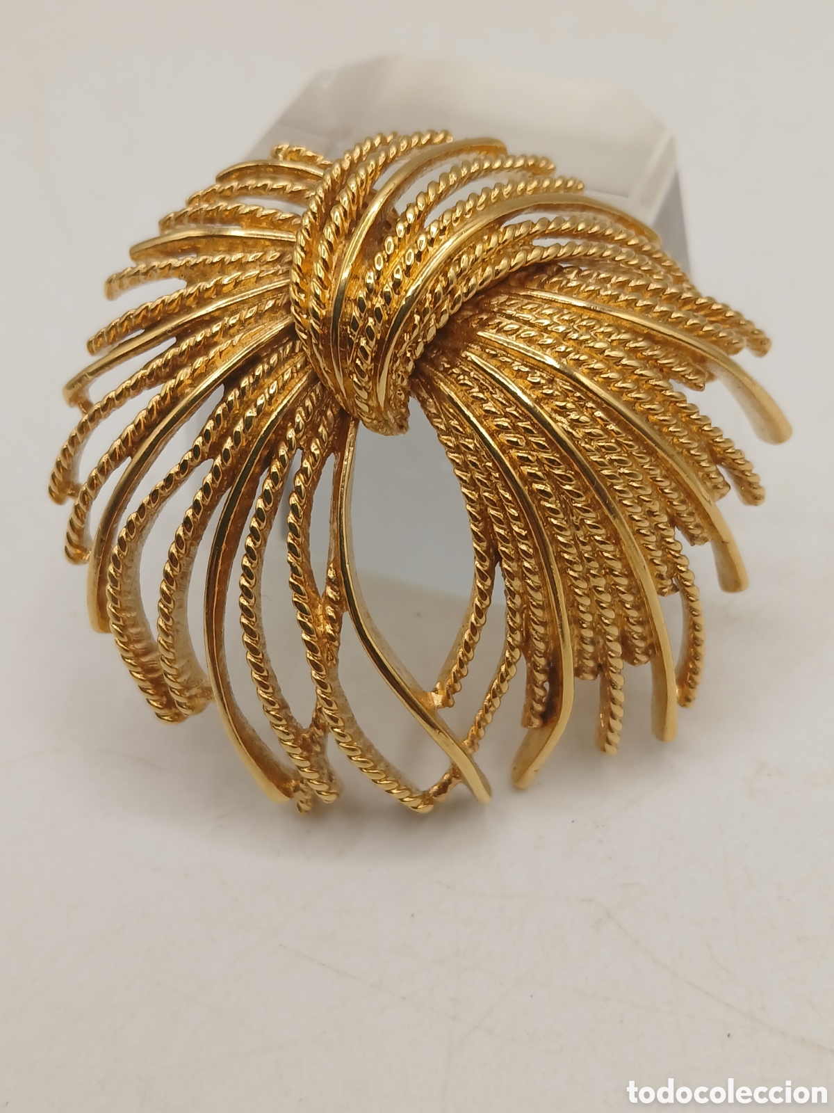 Joyeria: Monet. Broche metal chapado oro