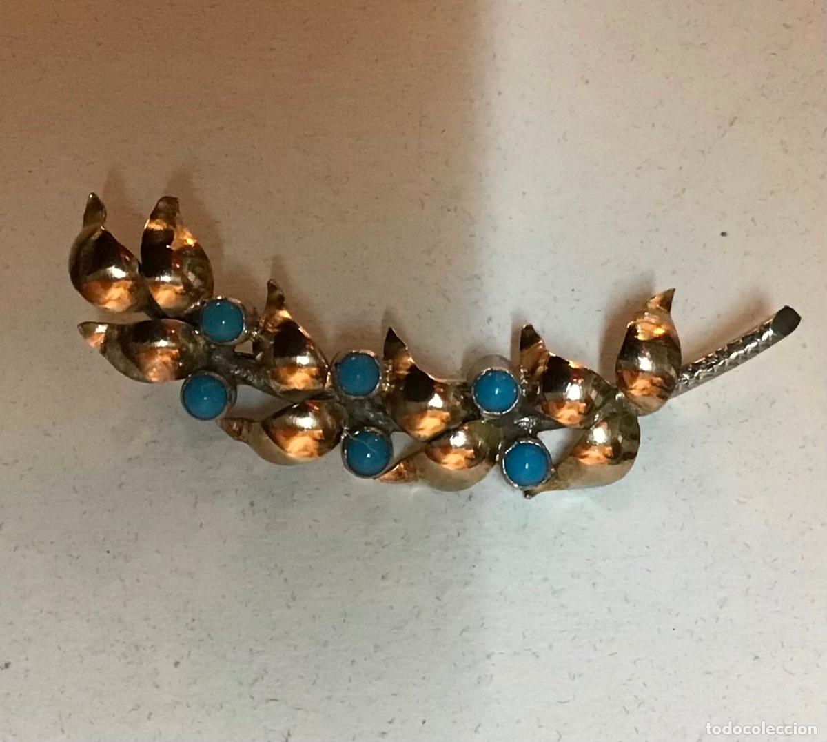 Joyeria: BROCHE DE PLATA CON VISTAS EN ORO Y TURQUESAS