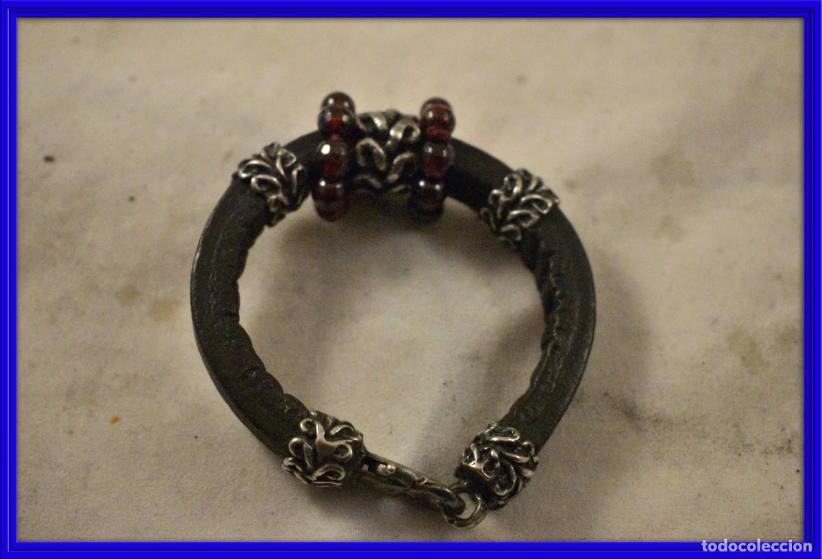 Joyeria: JOYA PULSERA DE CUERO Y PLATA DE LA FIRMA PLATA DE PALO
