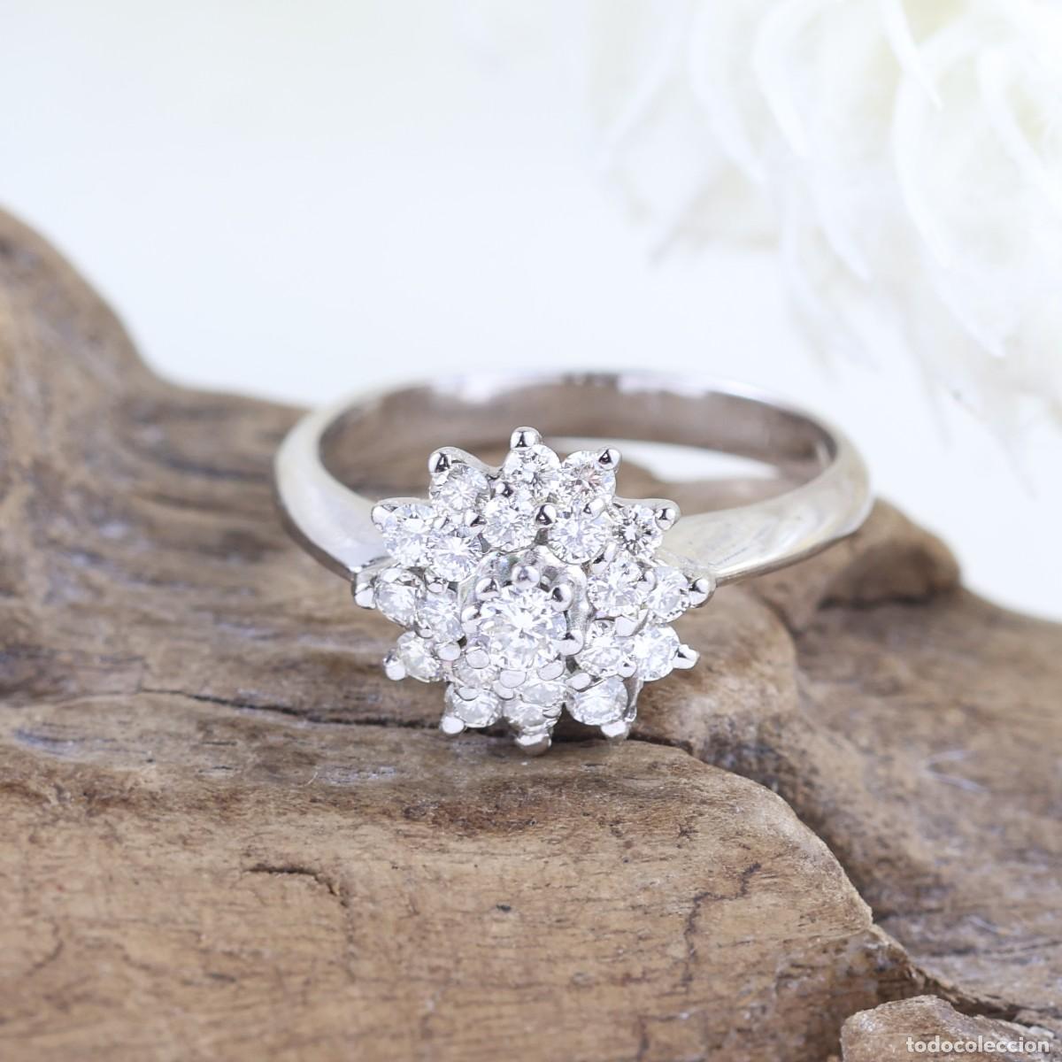 Joyeria: Anillo roseta de diamantes 0,64 ct en oro blanco 18K