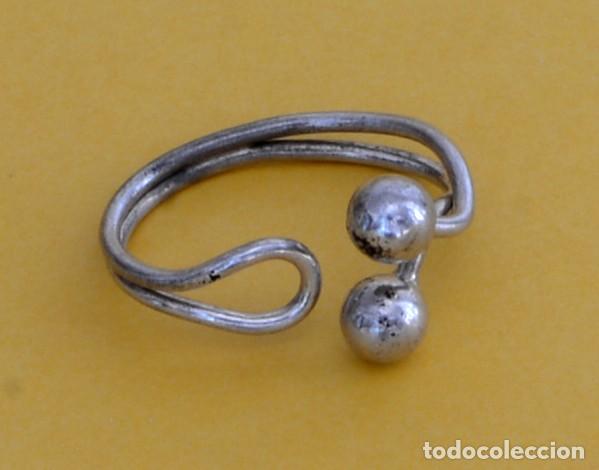 Joyeria: ORIGINAL ANILLO AJUSTABLE CONDOS BOLAS EN EXTREMOS, VINTAGE