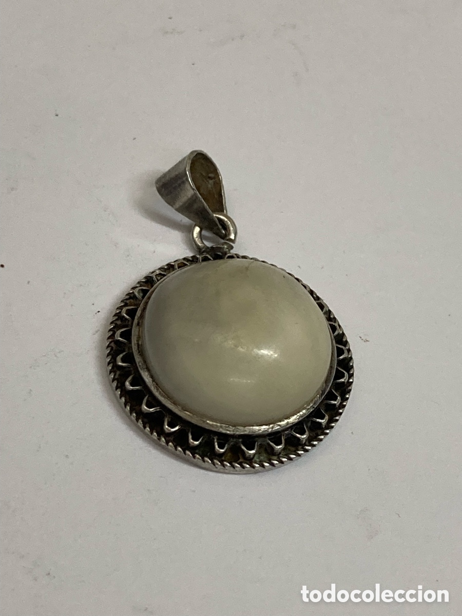 Joyeria: Colgante de plata con nacar C609