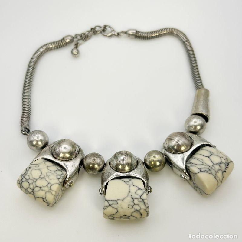 Joyeria: Collar vintage m&aacute;rmol natural veteado y metal plateado &ndash; mediados siglo XX