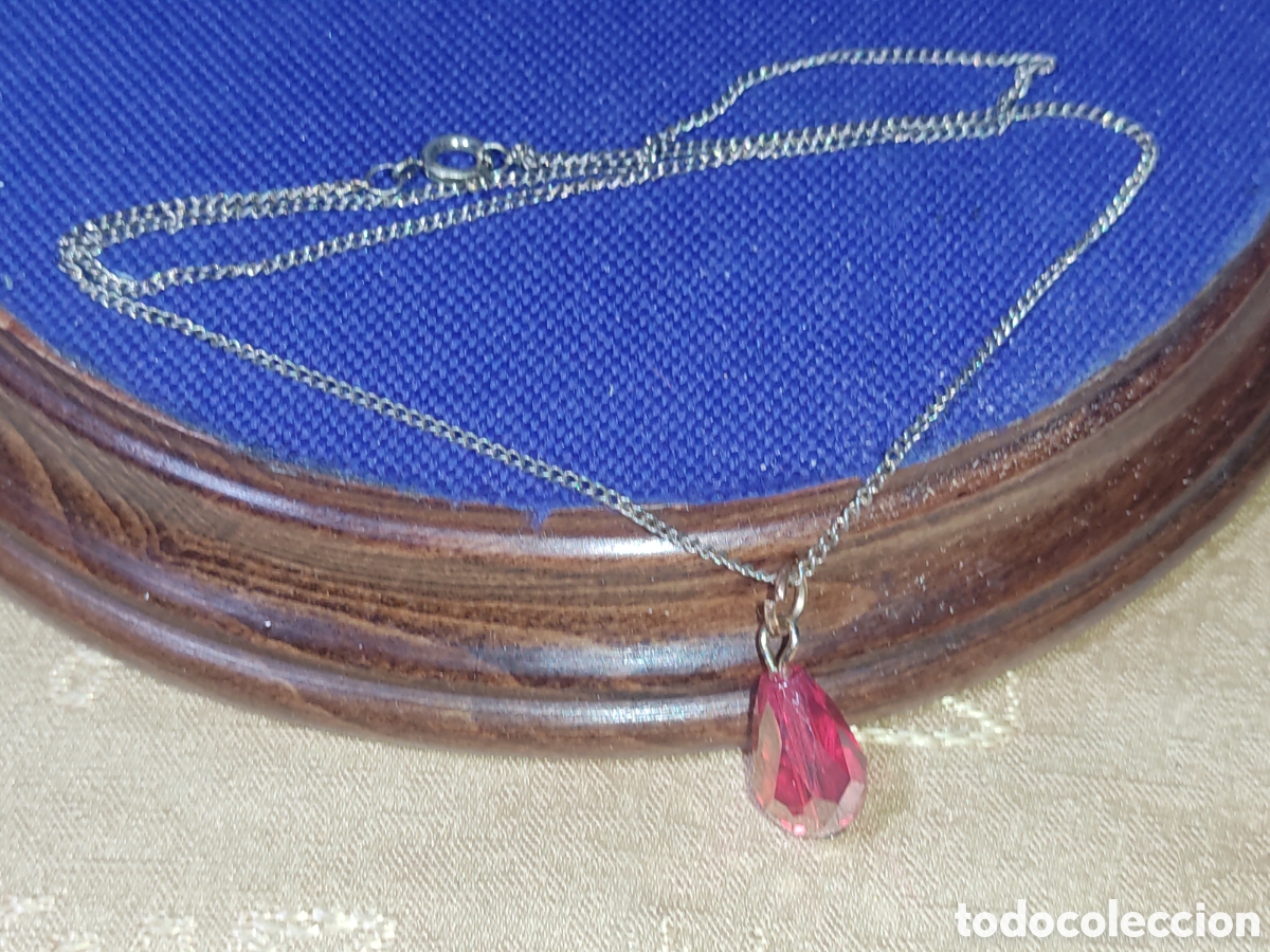 Joyeria: Cadena de bisuter&iacute;a con lagrima roja de cristal facetado.Vintage