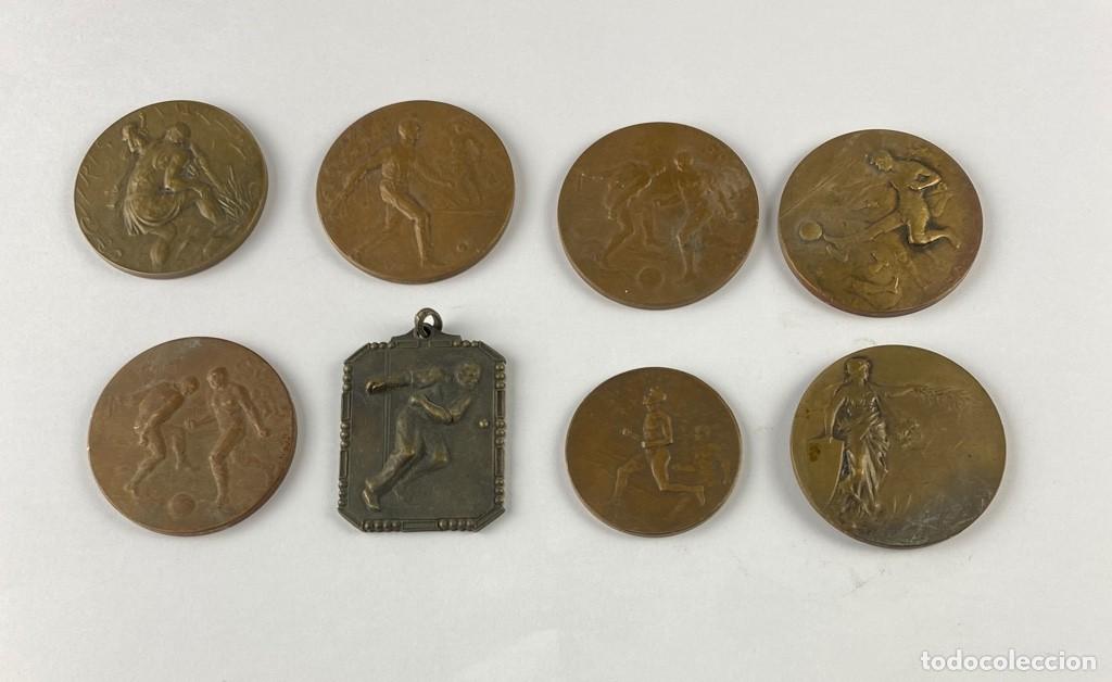 Joyeria: LOTE DE 8 MEDALLAS DEPORTIVAS en bronce inicios del Siglo XX