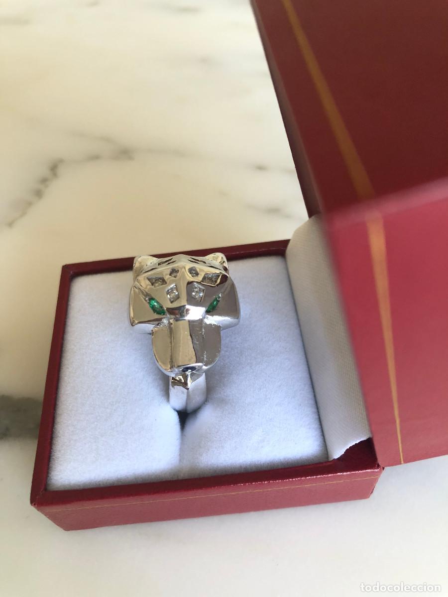 Joyeria: Anillo con cabeza de pantera, oro gris y piedras preciosas, peso 21 g.