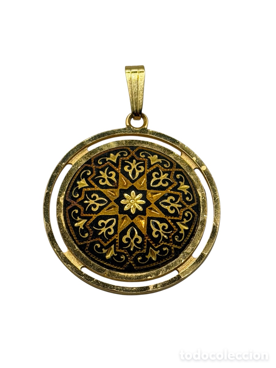Joyeria: Colgante Damasquinado Artesanal en Oro